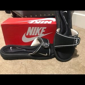 NIKE WOMEN’S SIZE 9 Comfort Foot Slide